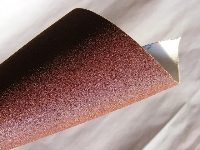 The fluidized bed jet mill to effciently micronize abrasives sown to D50=2-3um.